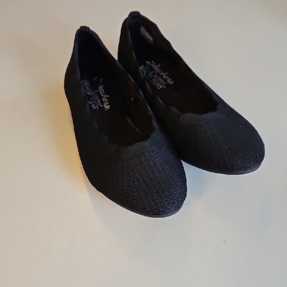Skechers Shoes - Skechers Black Stretch Flats